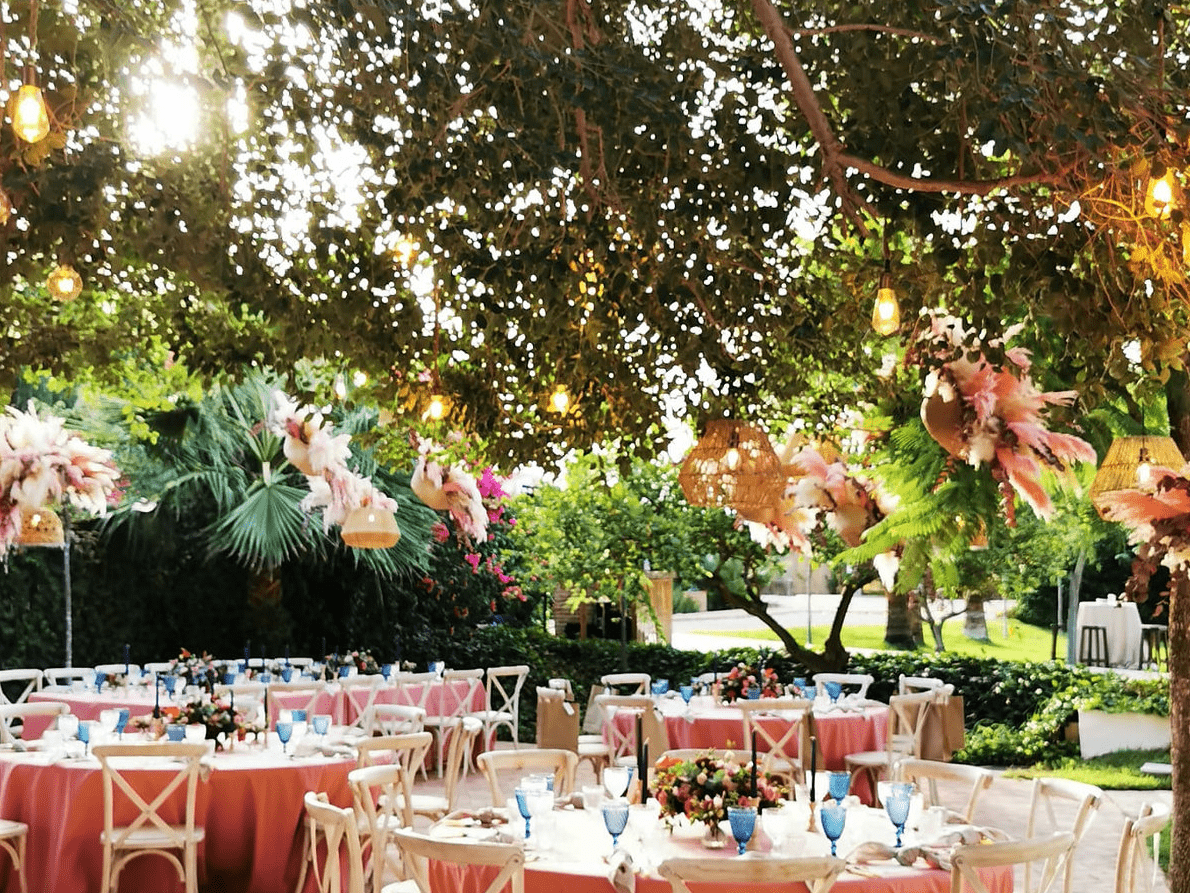 Decoración floral para banquete nupcial en Murcia