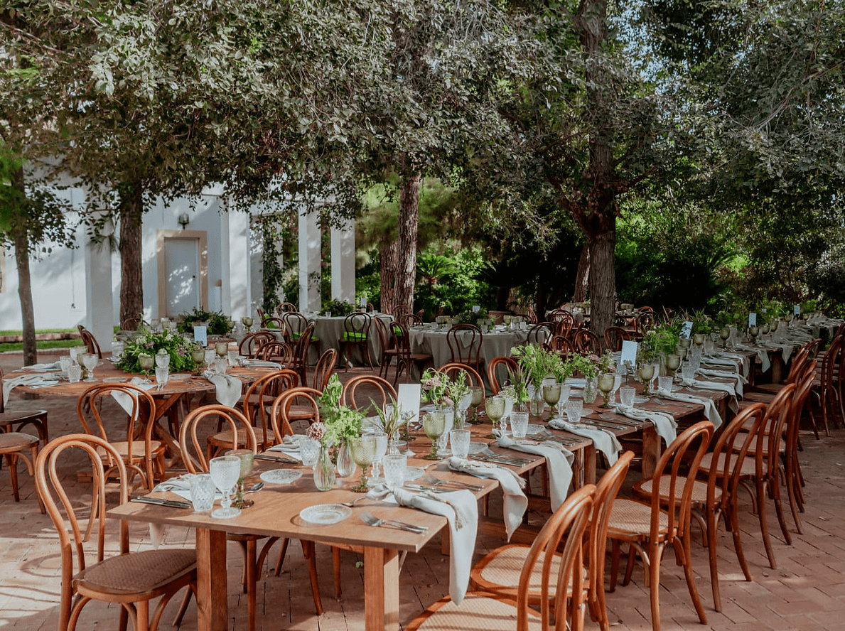 Decoración rústica en banquete de boda en Murcia