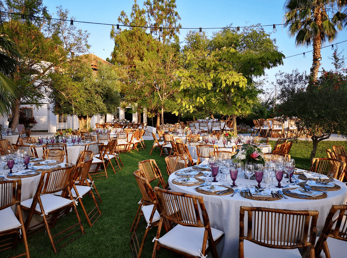 Banquete de boda al aire libre en Finca SiempreVerde