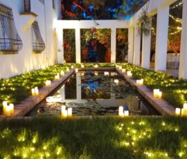 finca SiempreVerde con iluminación nocturna