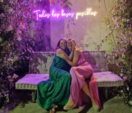 Decoración con neones personalizados para fiesta